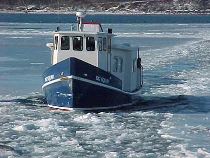 Big Squaw approaching Stone Wharf