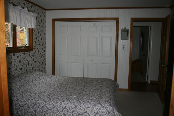 queen bedroom